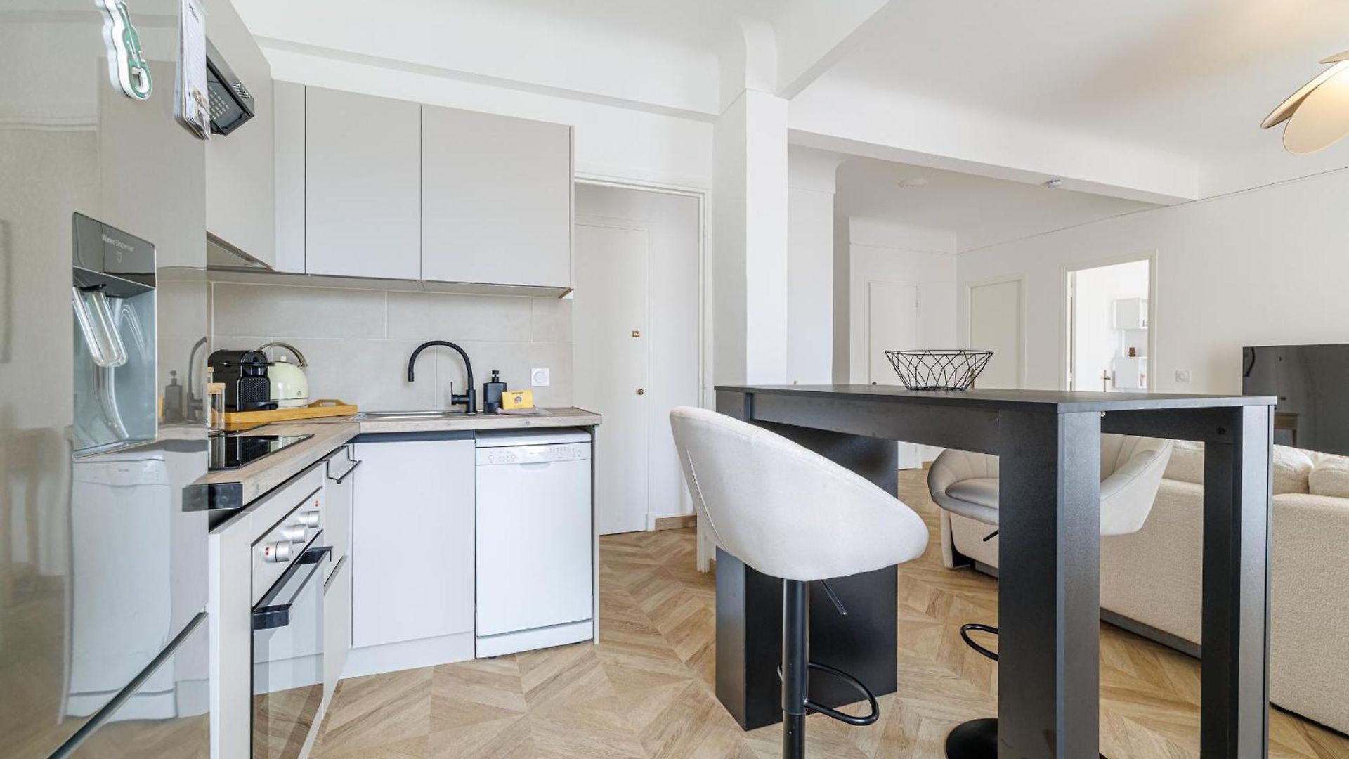 Apartment Wide & Cozy 1 Bdr Downtown Nice