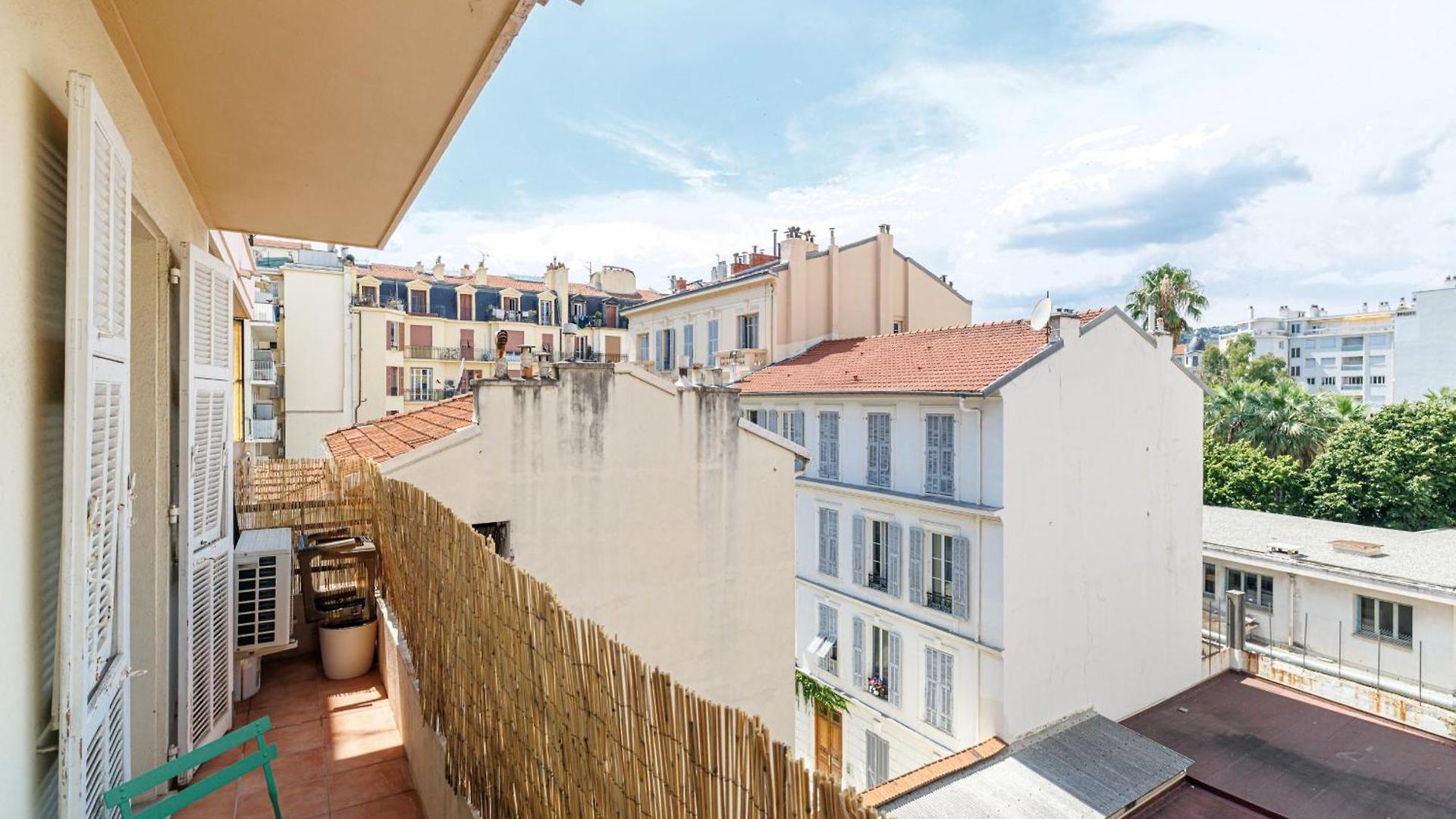 Wide & Cozy 1 Bdr Downtown Nice