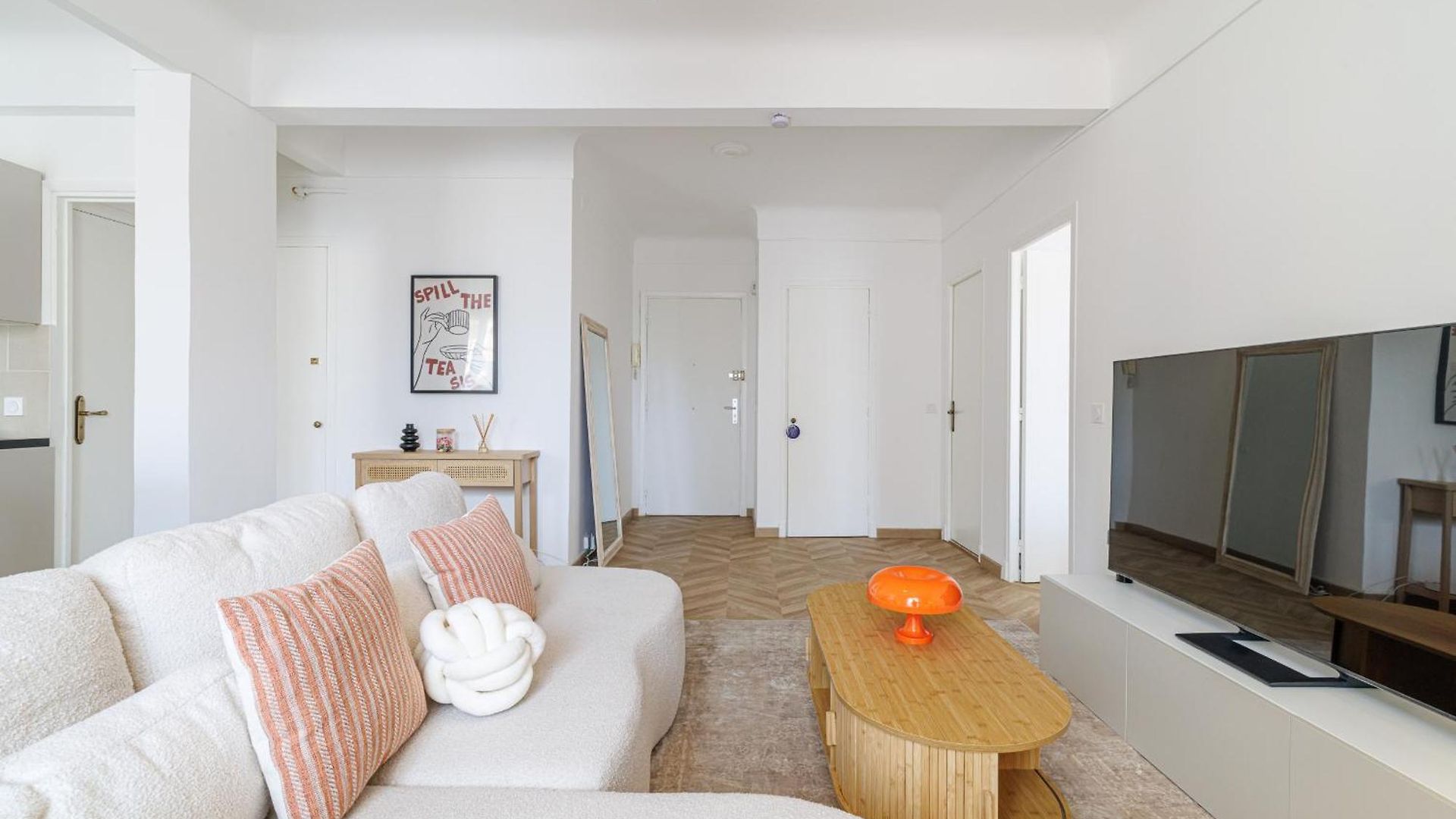 Wide & Cozy 1 Bdr Downtown Apartment *