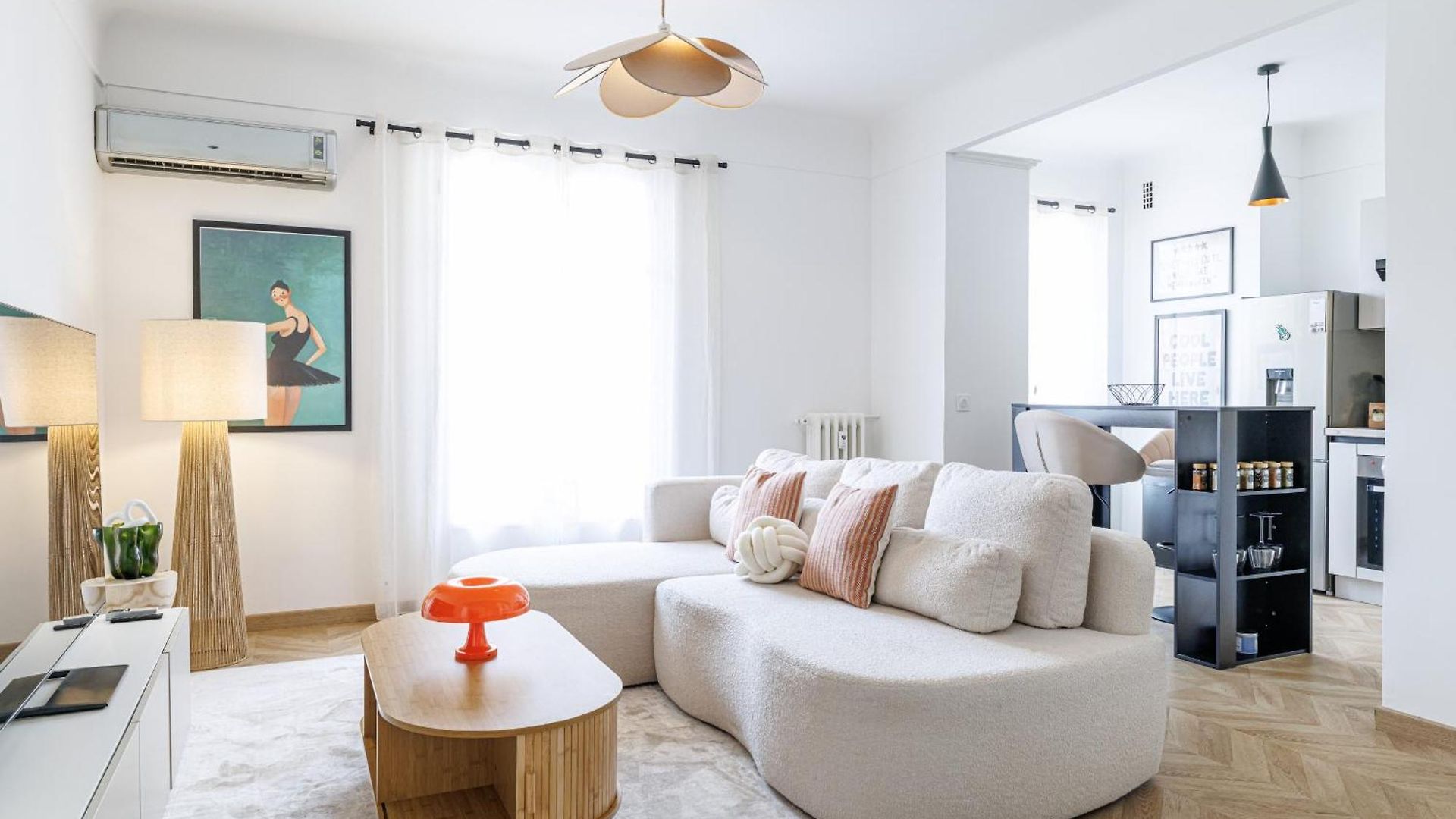 Wide & Cozy 1 Bdr Downtown Apartment Nice