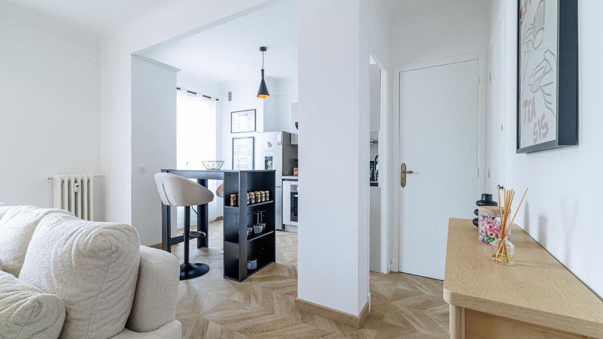Wide & Cozy 1 Bdr Downtown Apartment