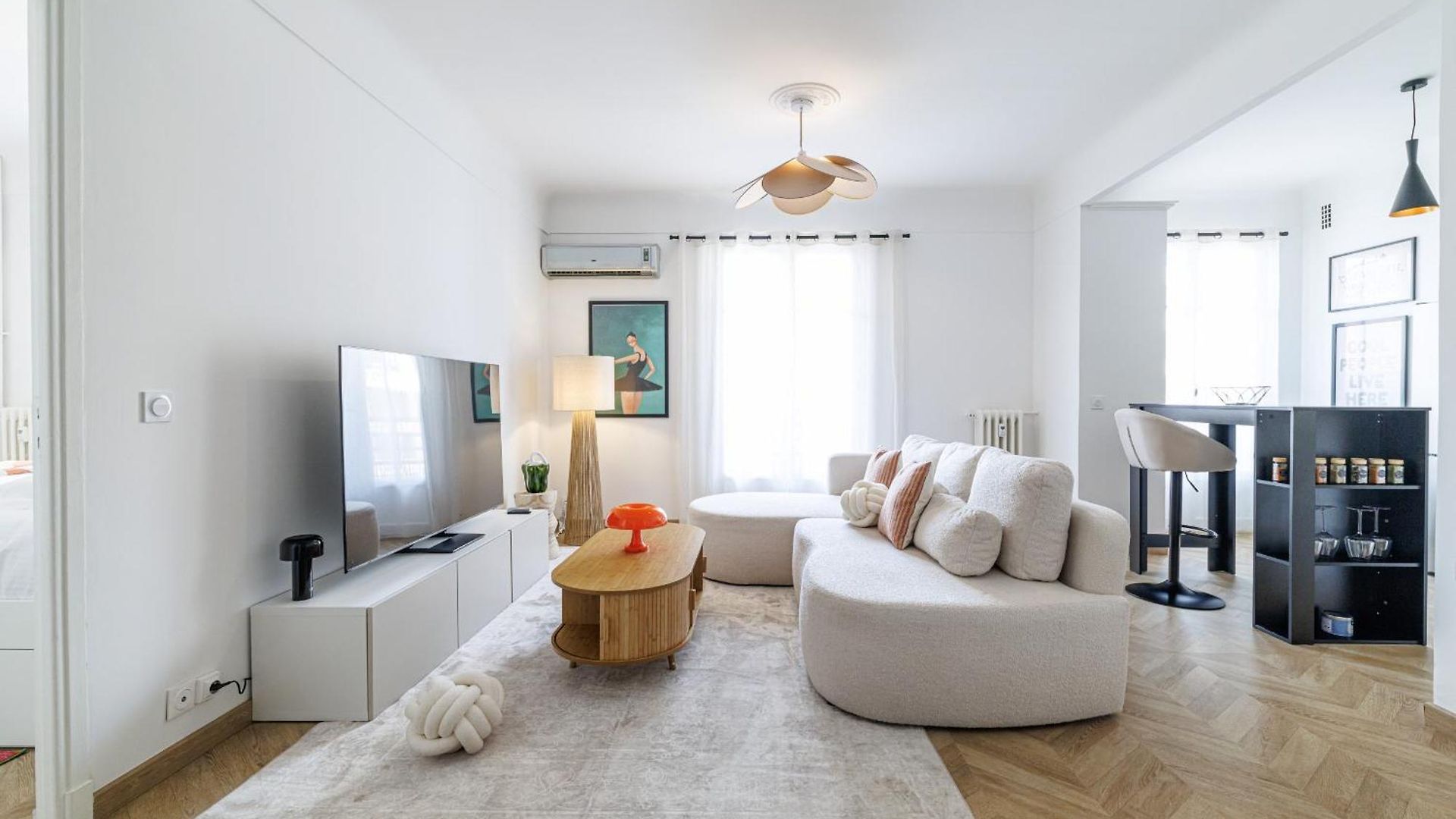 Apartment Wide & Cozy 1 Bdr Downtown