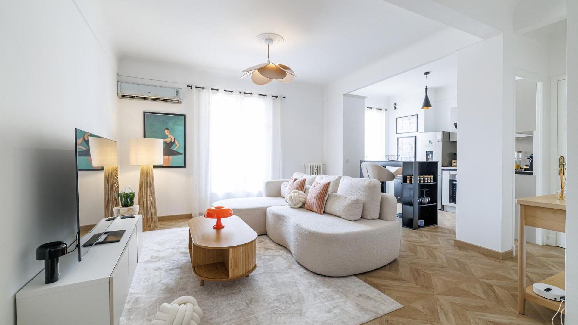 Apartment Wide & Cozy 1 Bdr Downtown Nice
