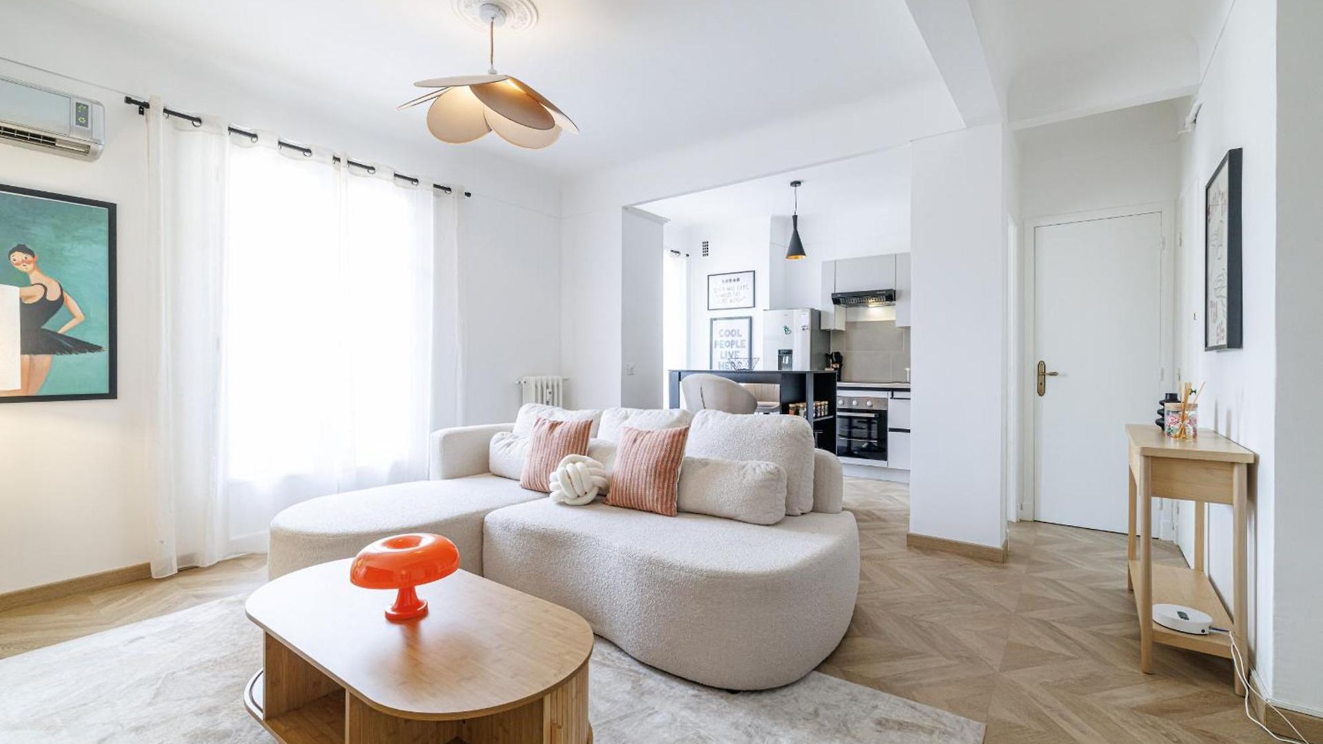 Wide & Cozy 1 Bdr Downtown Apartment