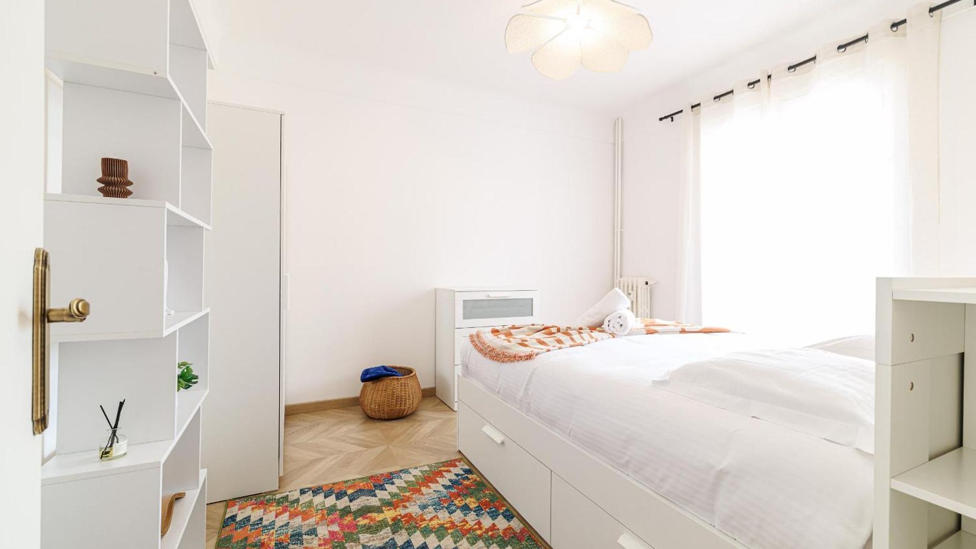 Wide & Cozy 1 Bdr Downtown Apartment *