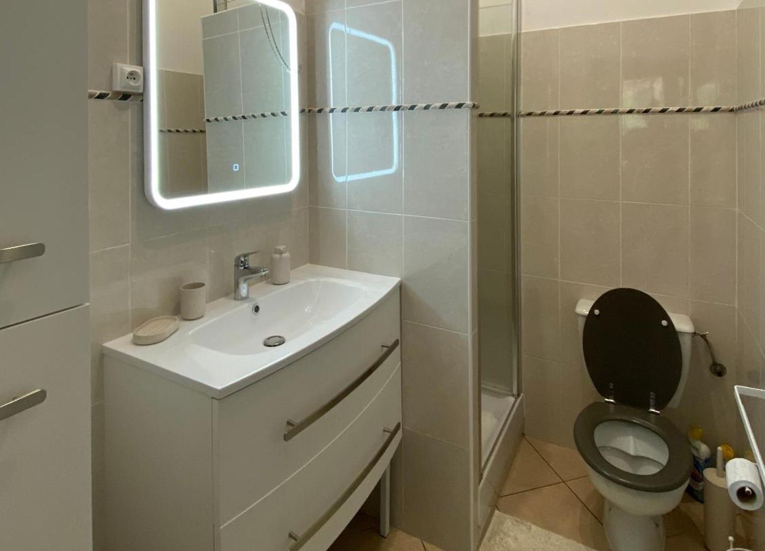 Serenice - F2 Au Calme, Climatisé, Wifi Et Parking Gratuit * Nice