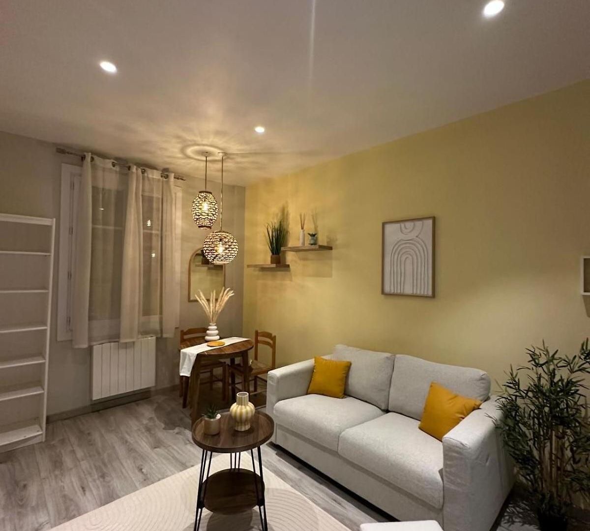 Jussieu 2 Pieces Entierement Renove Apartment