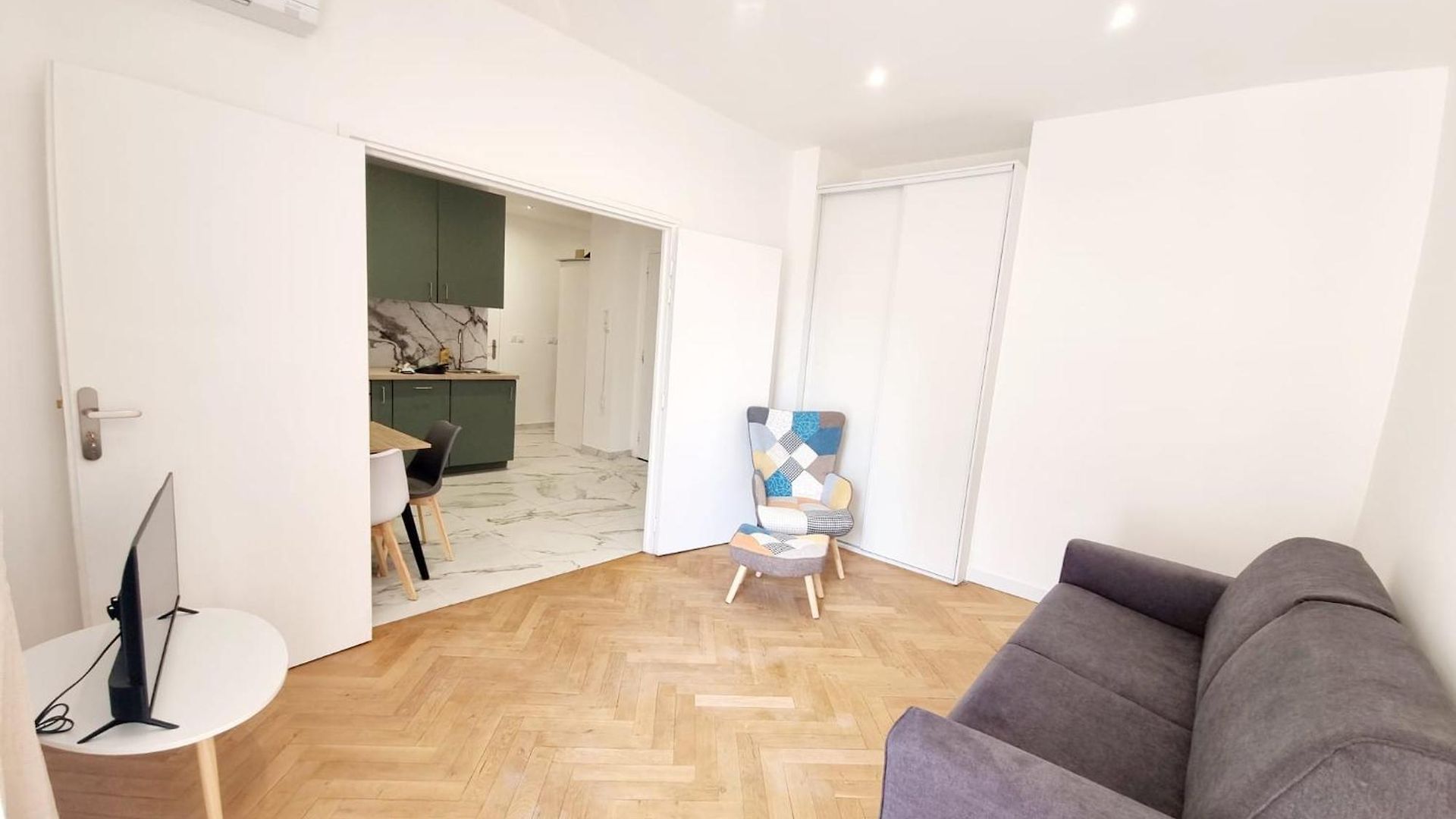 Spacious Family Near Sea - Apartment *