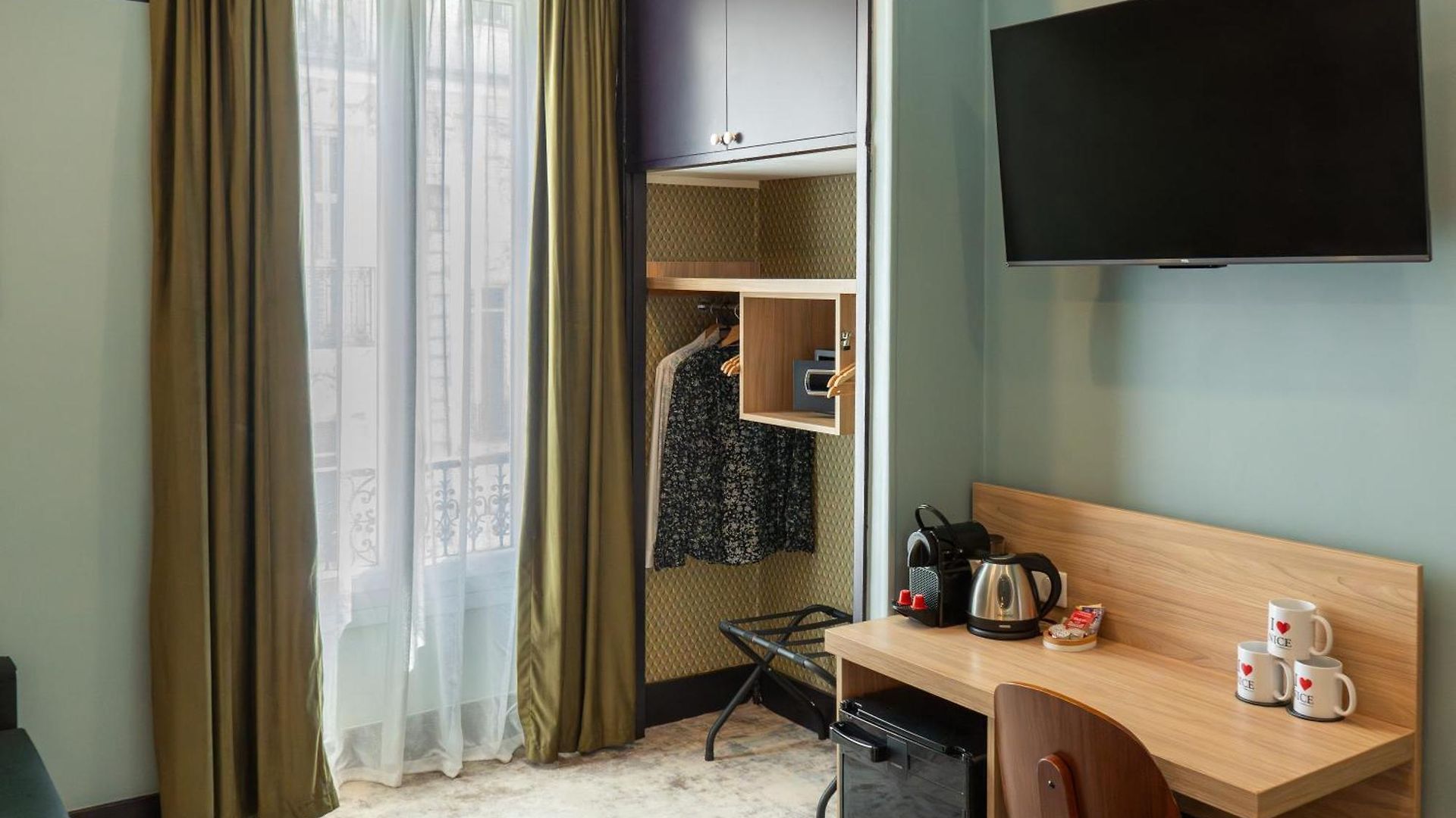 De France, Un Ammi Hotel 3*