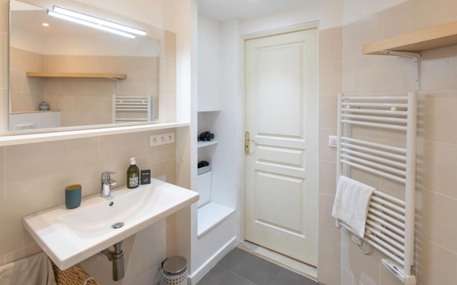 #28 Staywizus -1 Bdr Flat Ac Balcony Hper 10mins To & Old Town Appartement *