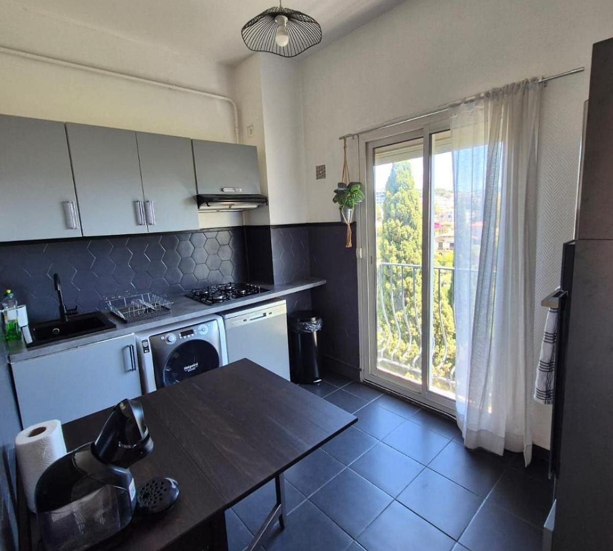 Appartement à 2 Pas De La Promenade Des Vue 7 Avenue De Fabron *