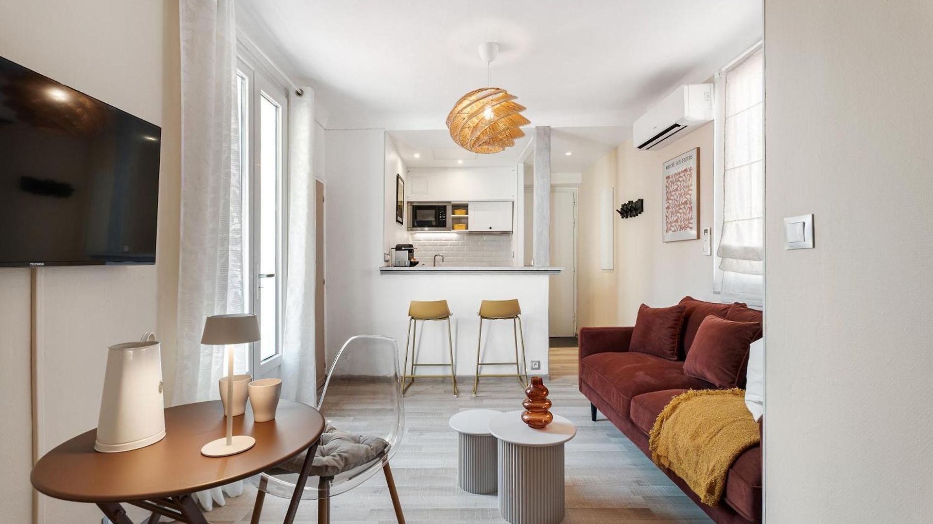 Renting - 35b Massena - Chic Cosy Calm Balcony Massena Pedestrian Heart Appartement *