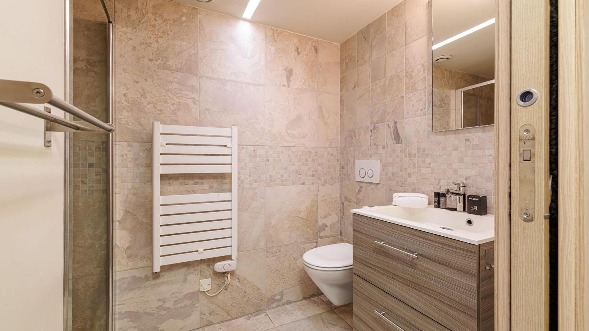 My Casa - France 82 - 2 -1 Min From The Sea - Parking Apartment Nice