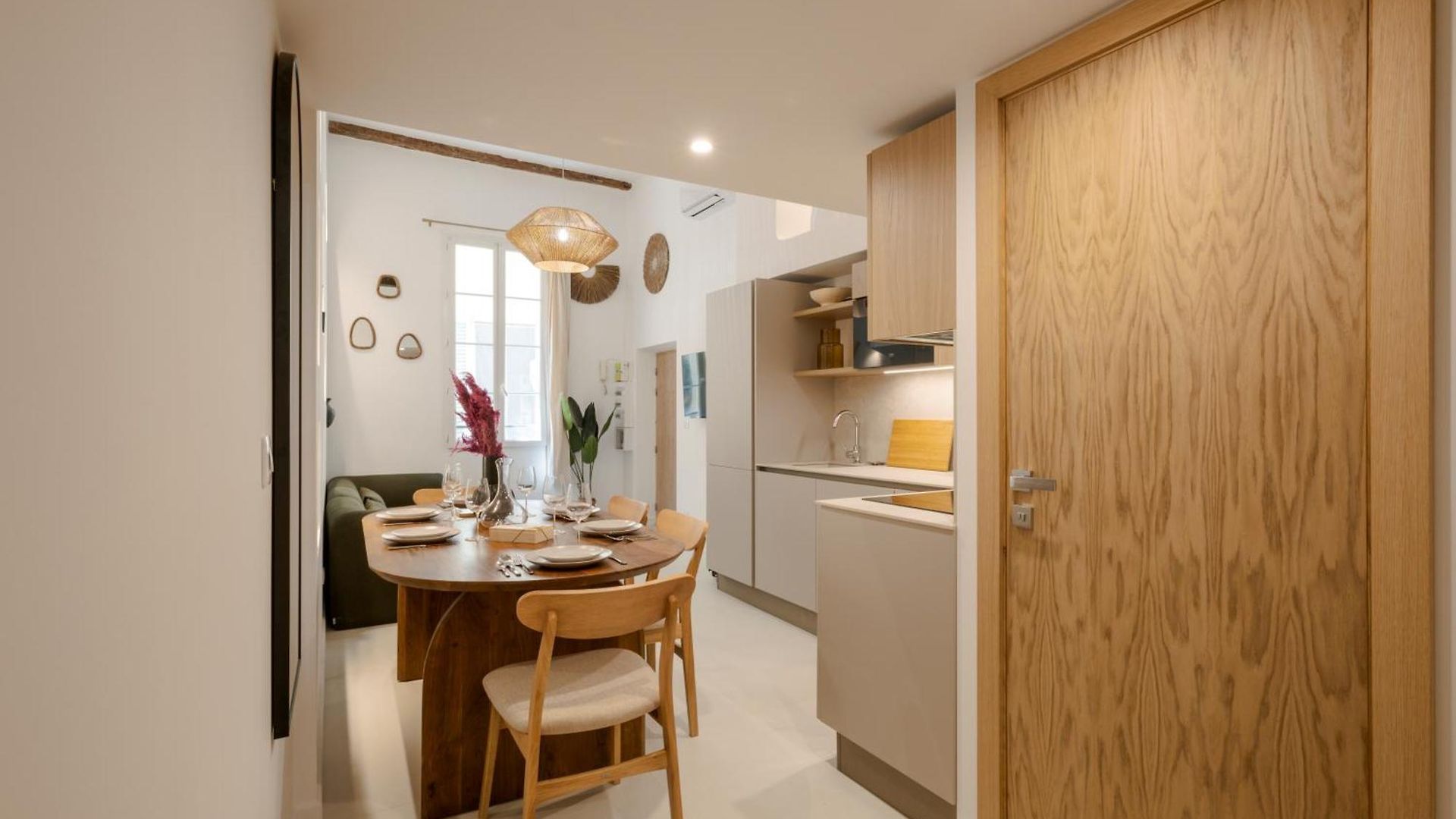 Kalliste - New Ac- Old Town-walk To Everything - Beach- Restaurants-supermarkets * Nice
