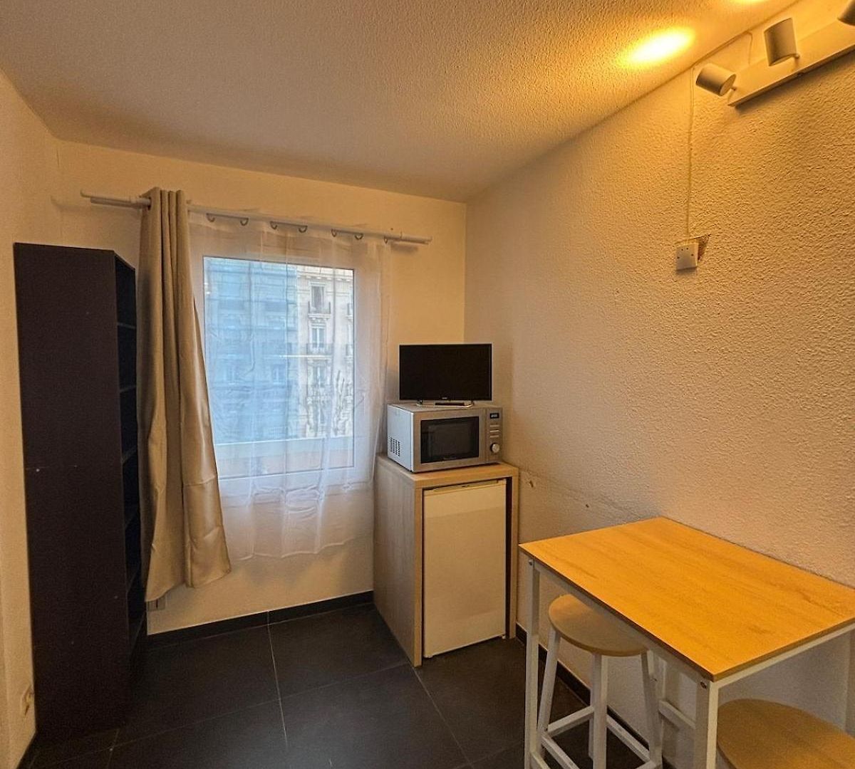 Cozy Very Close To Train Station Appartement *