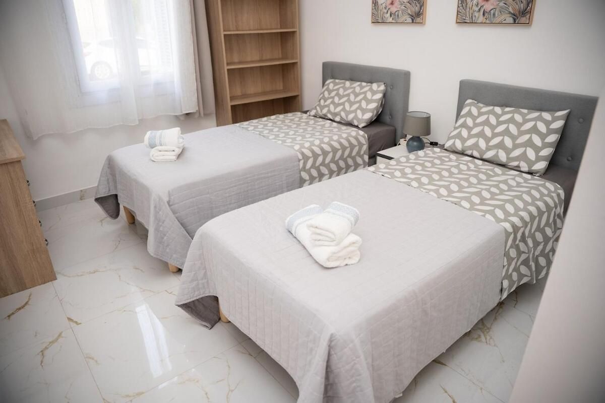 4 Pièces - Cour Privative - Port De Appartement *