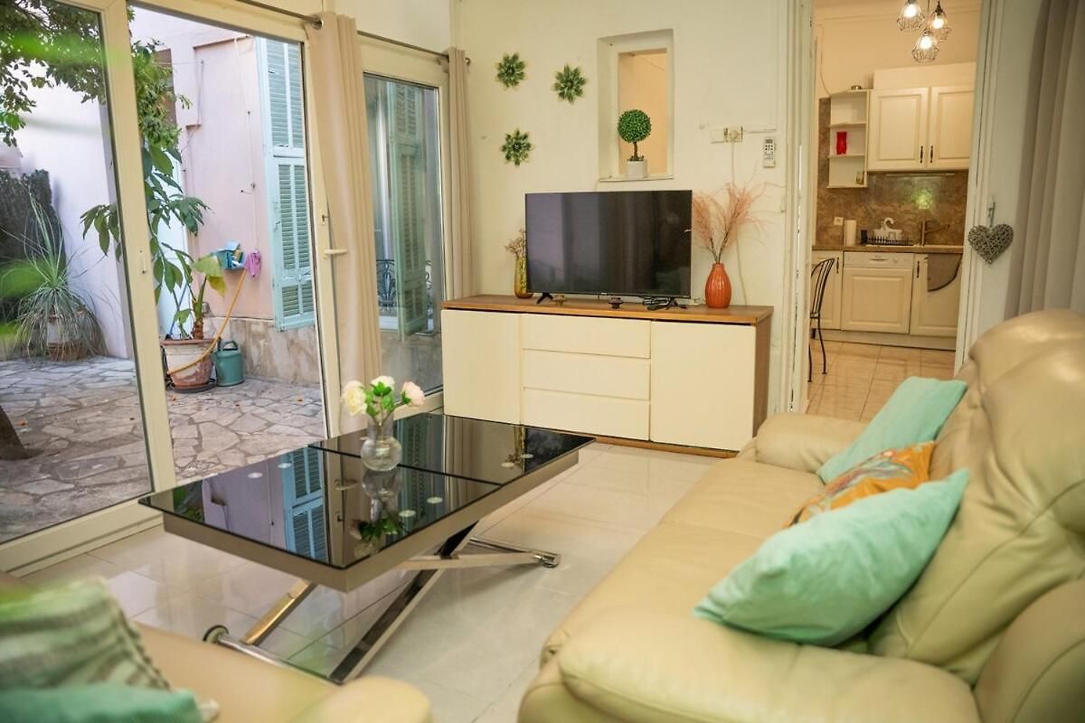 Appartement 4 Pièces - Cour Privative - Port De Nice