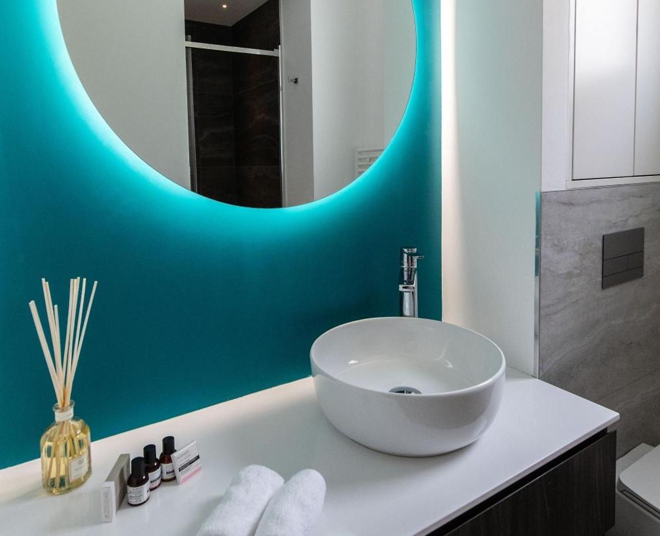 Oasis Azur 1 Min From The