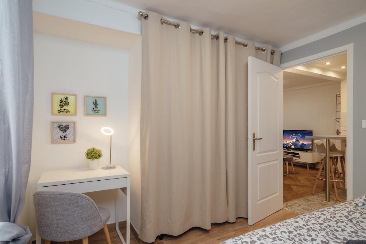 Appartement Le Chic, Plein Centre Avec Climatisation *