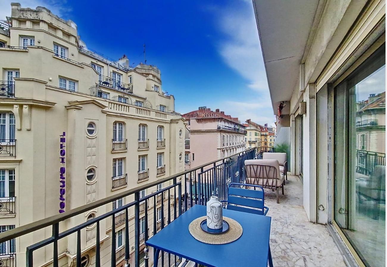Nestor&jeeves - Victoria - Delux Center Appartement