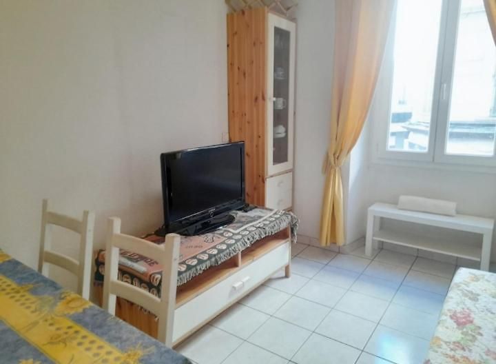 Apartment Centre *