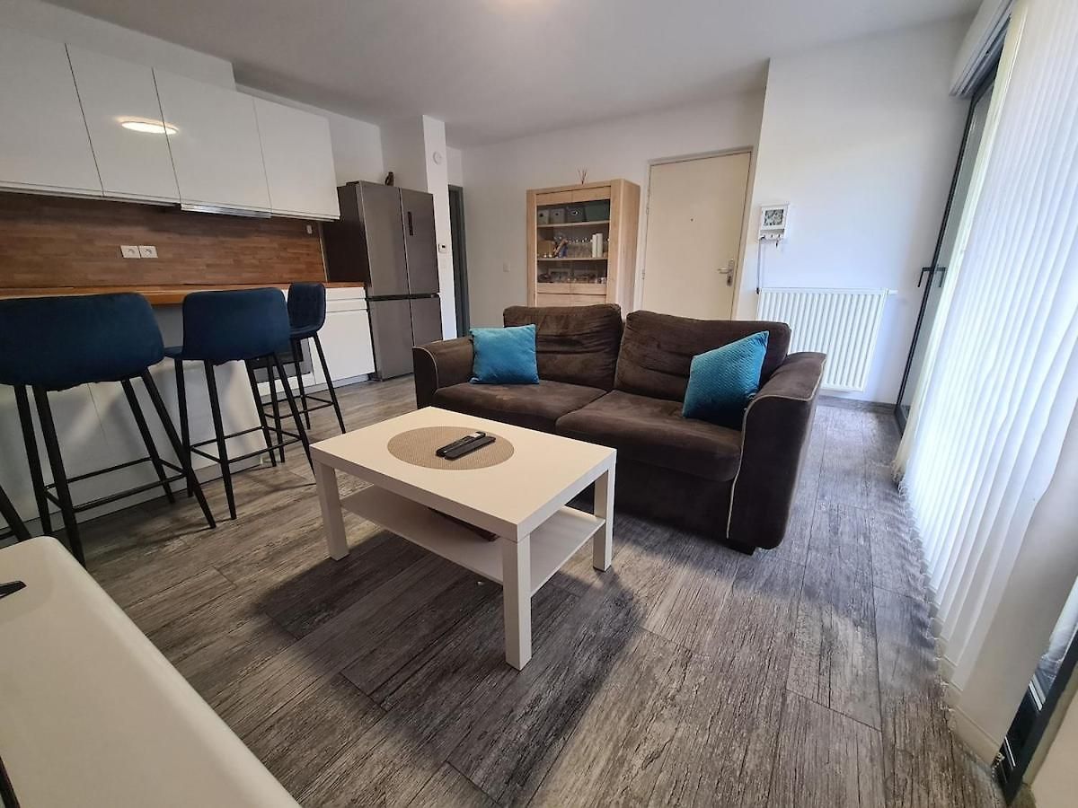 Apartment 3 Pieces Chez Cristina