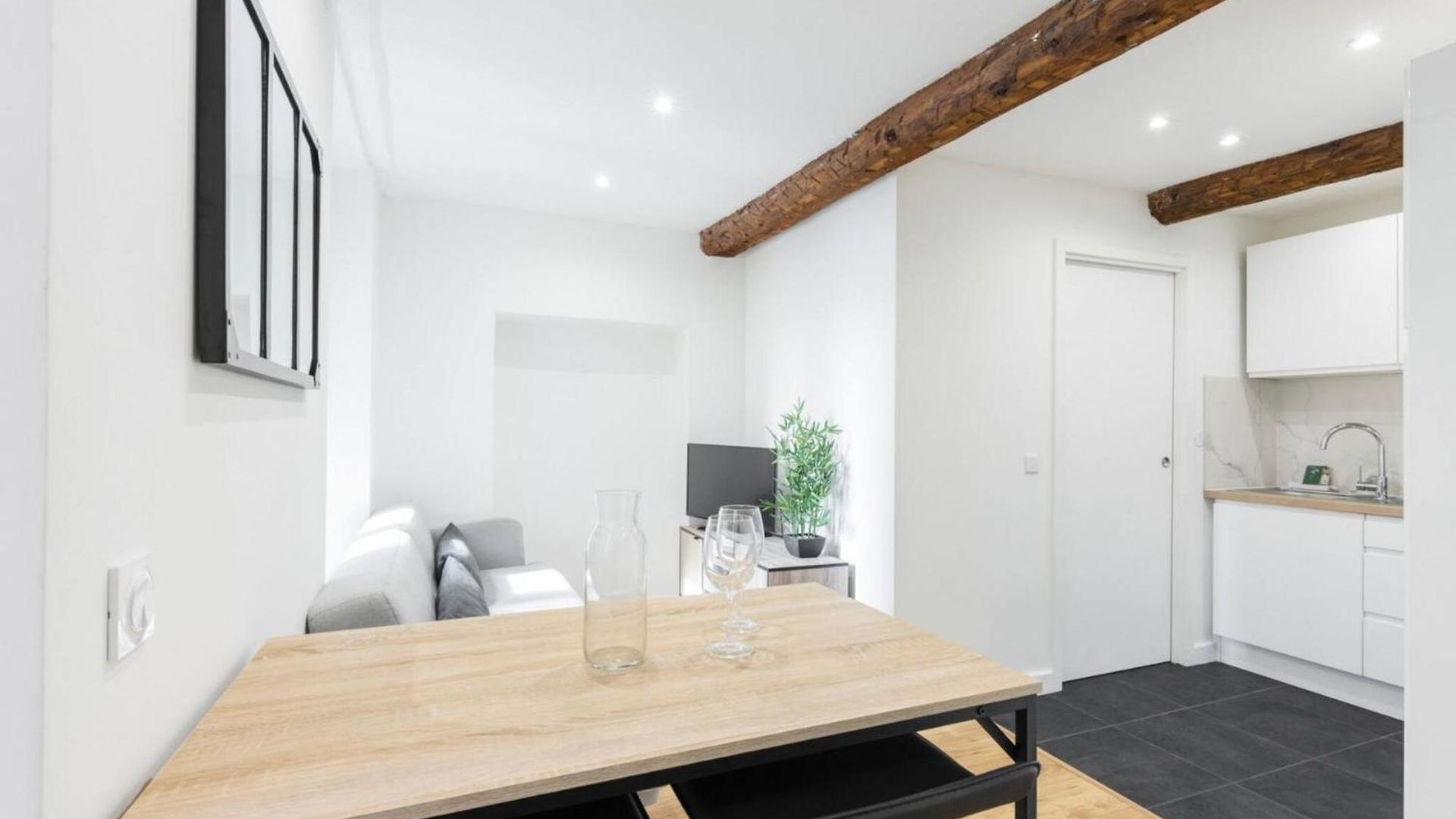 Petit 2 Pieces Dans La Vieille - B Appartement