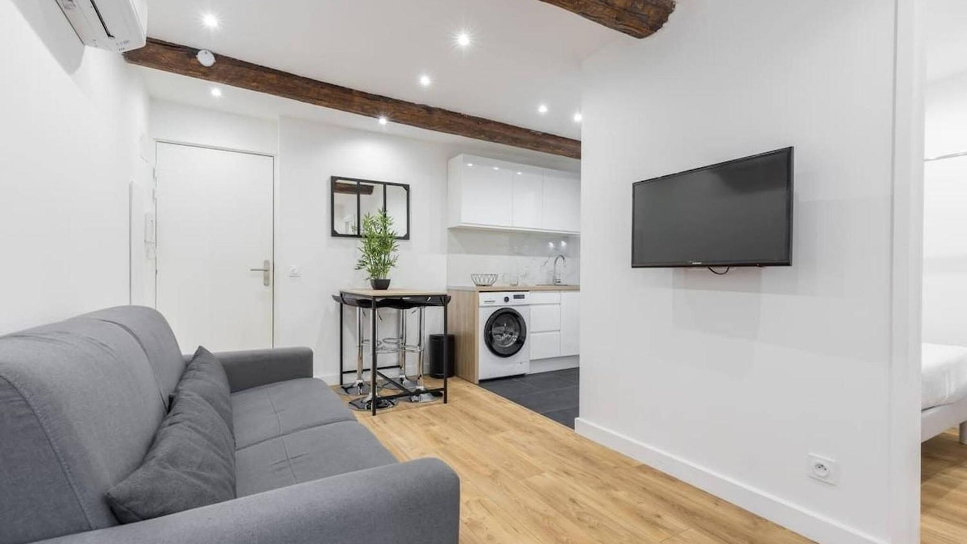 Petit 2 Pieces Dans La Vieille Appartement