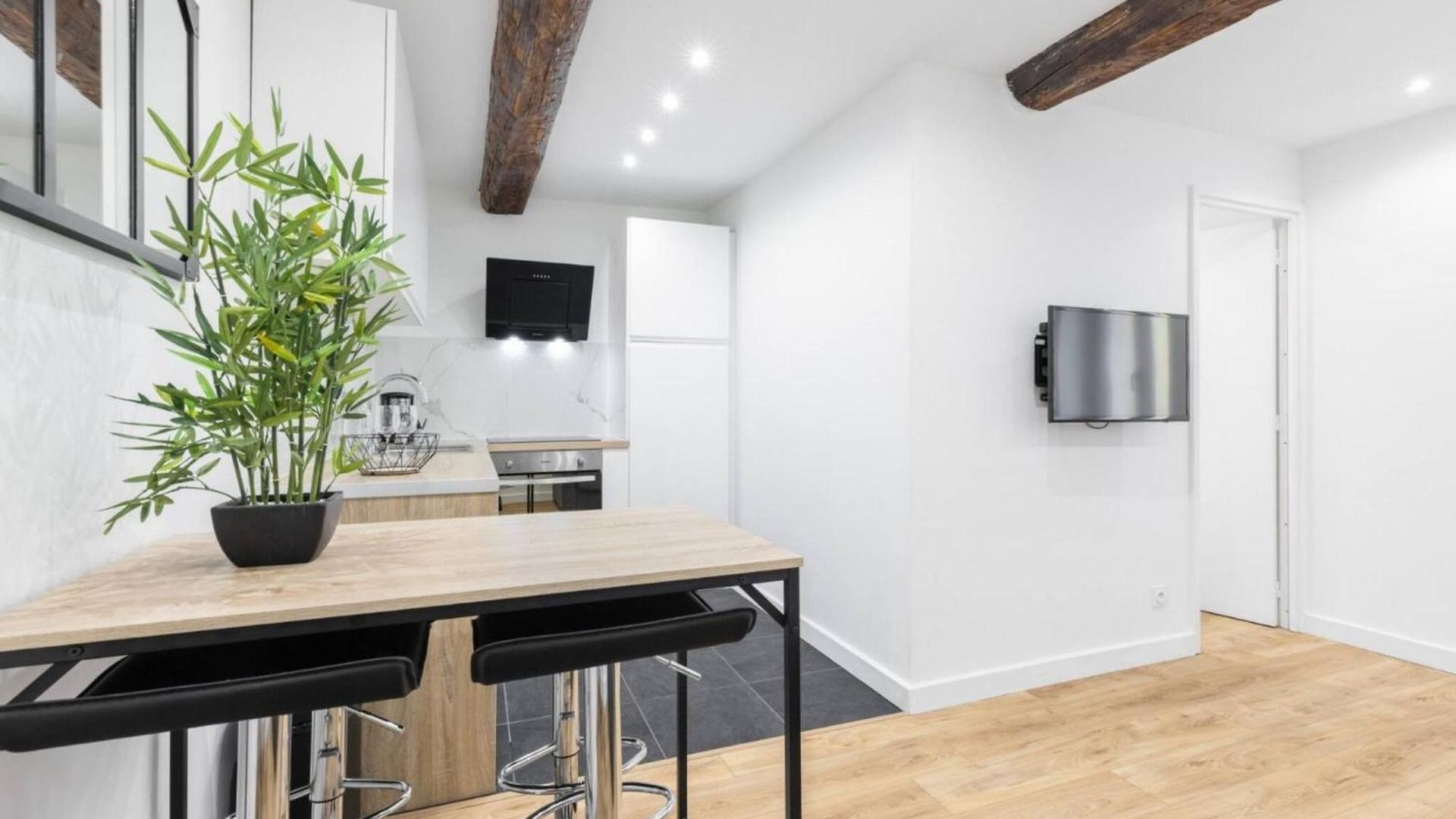 Appartement Petit 2 Pieces Dans La Vieille *
