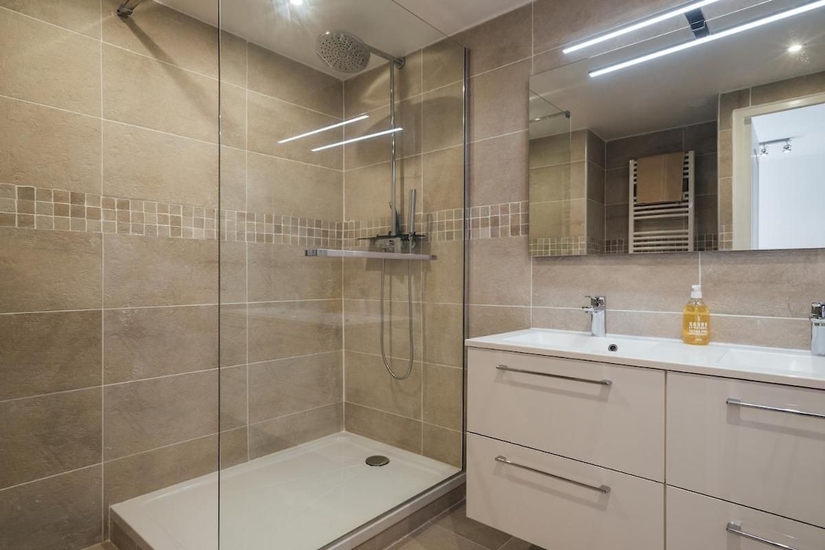 L'authentic, Charme Dans La Vieille Avec Climatisation Apartment Nice