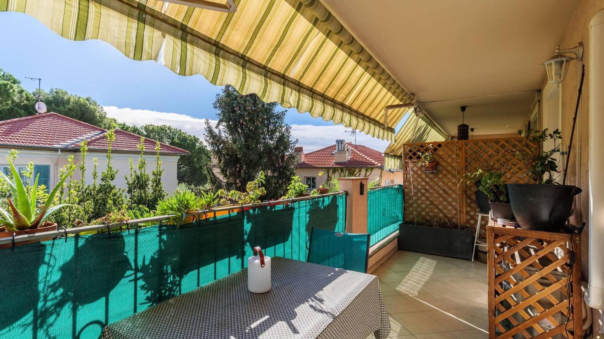 Grand 2 Pieces Et Belle Terrasse Nice