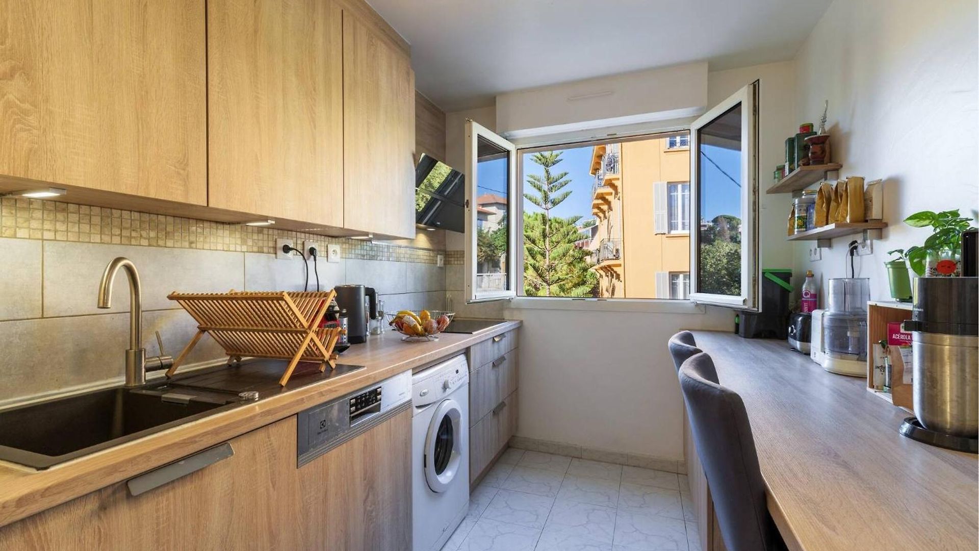 Grand 2 Pieces Et Belle Terrasse *