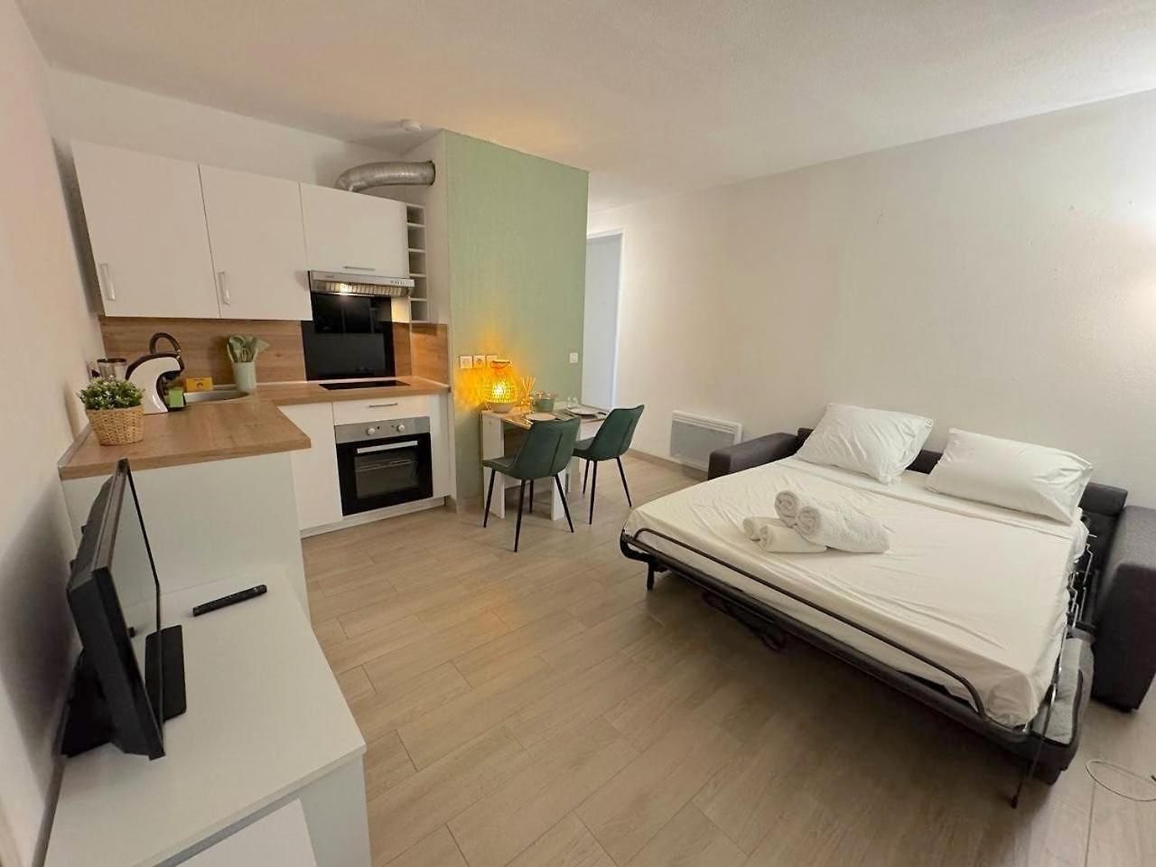 ⁂ Calme Et Ensoleille Balcon Quartier Port Apartment