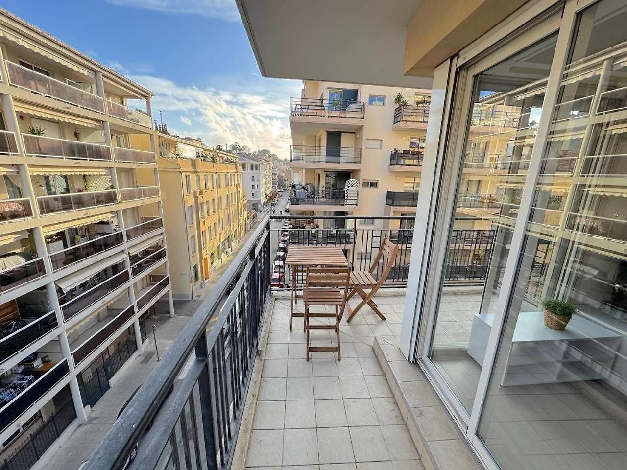 ⁂ Calme Et Ensoleille Balcon Quartier Port