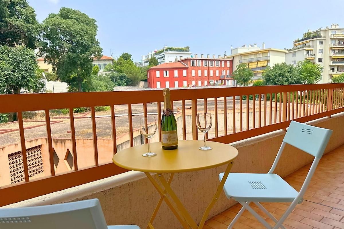 Apartment Magnifique Le Renoir Proche Nice