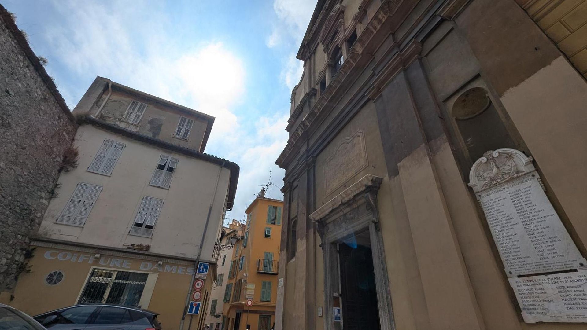 Au Calme Dans Le Quartier Animé Du Vieux Appartement *