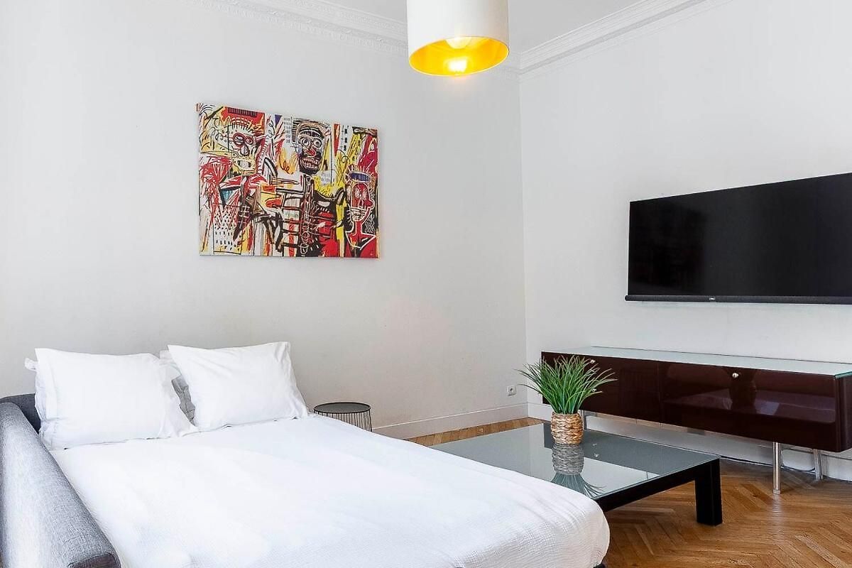 Grand Climatise Centre Apartment *