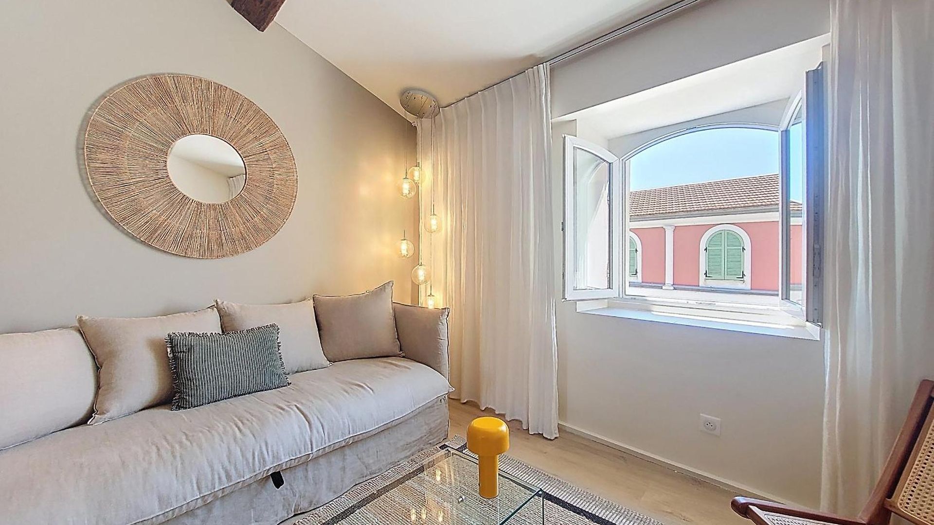 Nestor&jeeves - Beige Riviera - Standing Apartment *