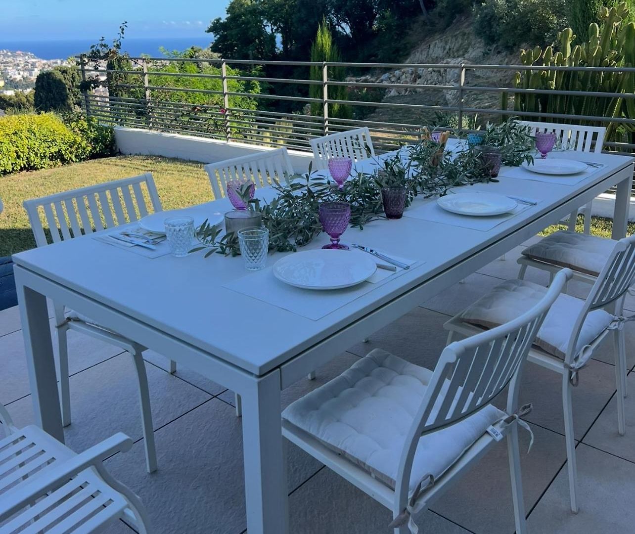 Contemporary With Sea View, Infinity Swimming Pool, Gym , Cinema Room,lift Nice