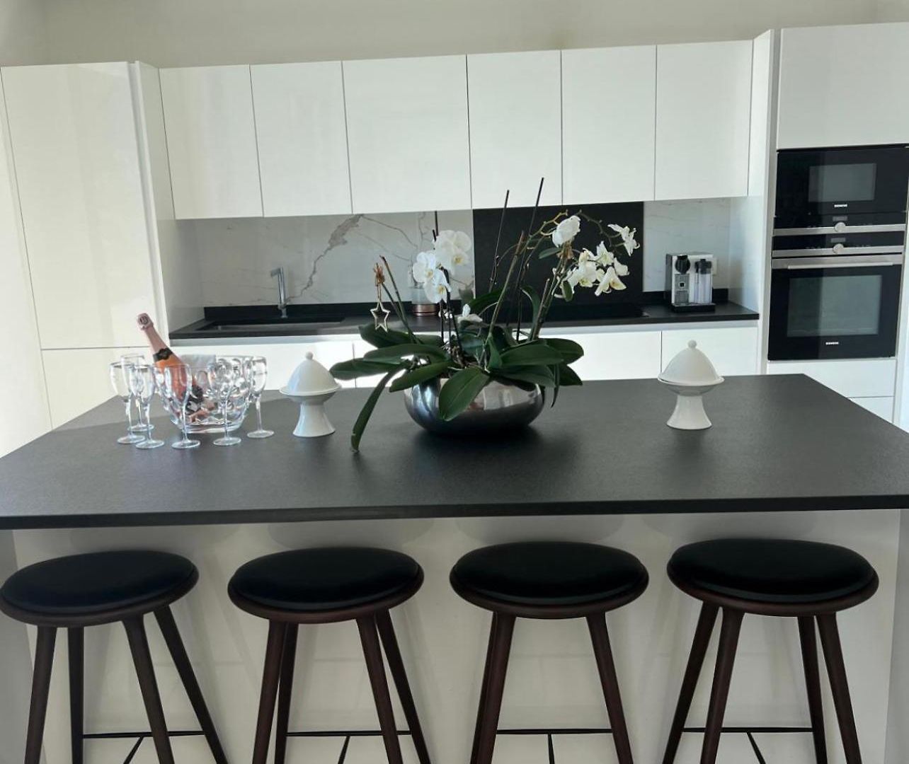 Contemporary With Sea View, Infinity Swimming Pool, Gym , Cinema Room,lift Nice