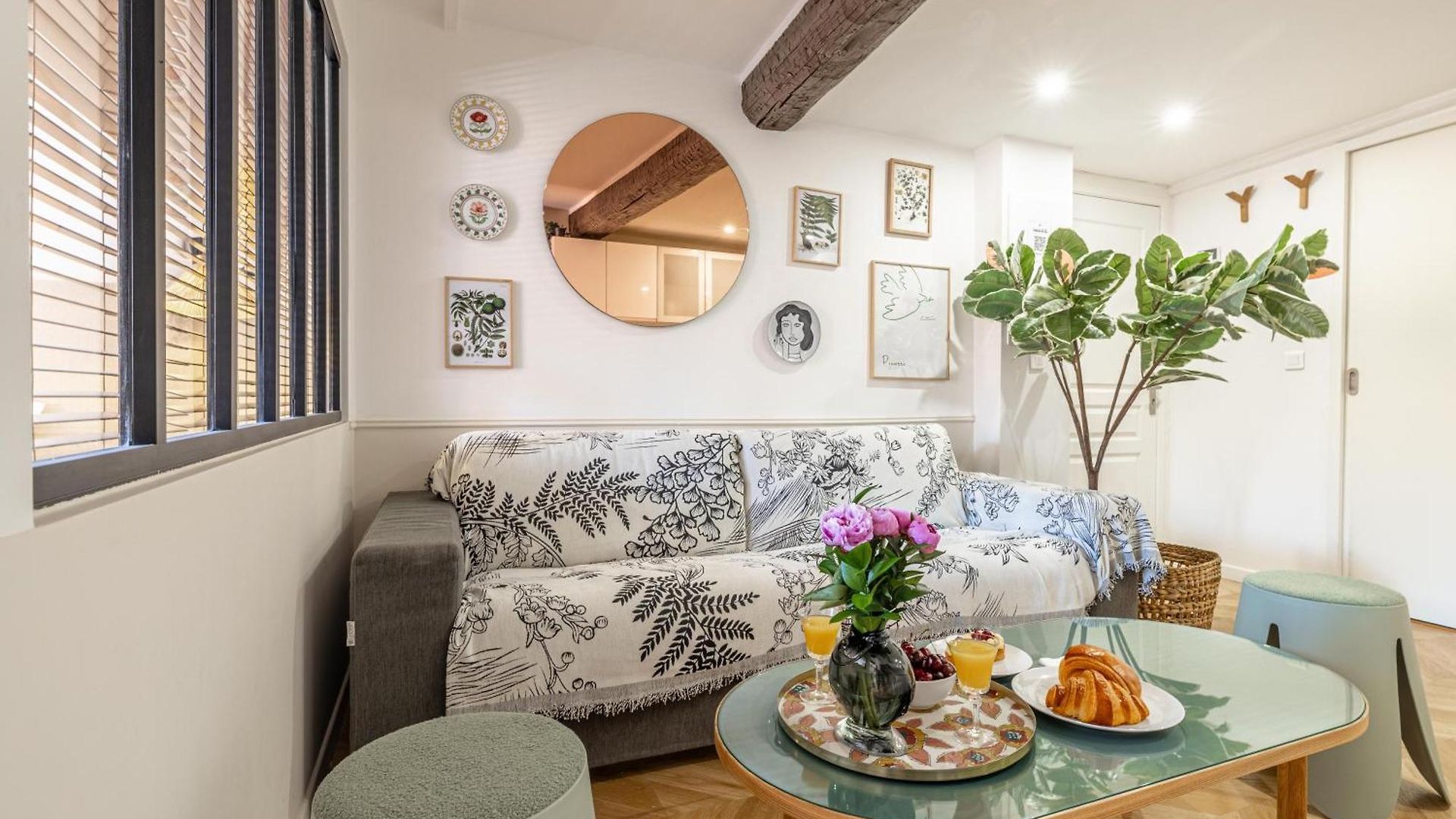 Two With Ac In The Heart Of Old Nice, Each With Its Own Entrance Nice