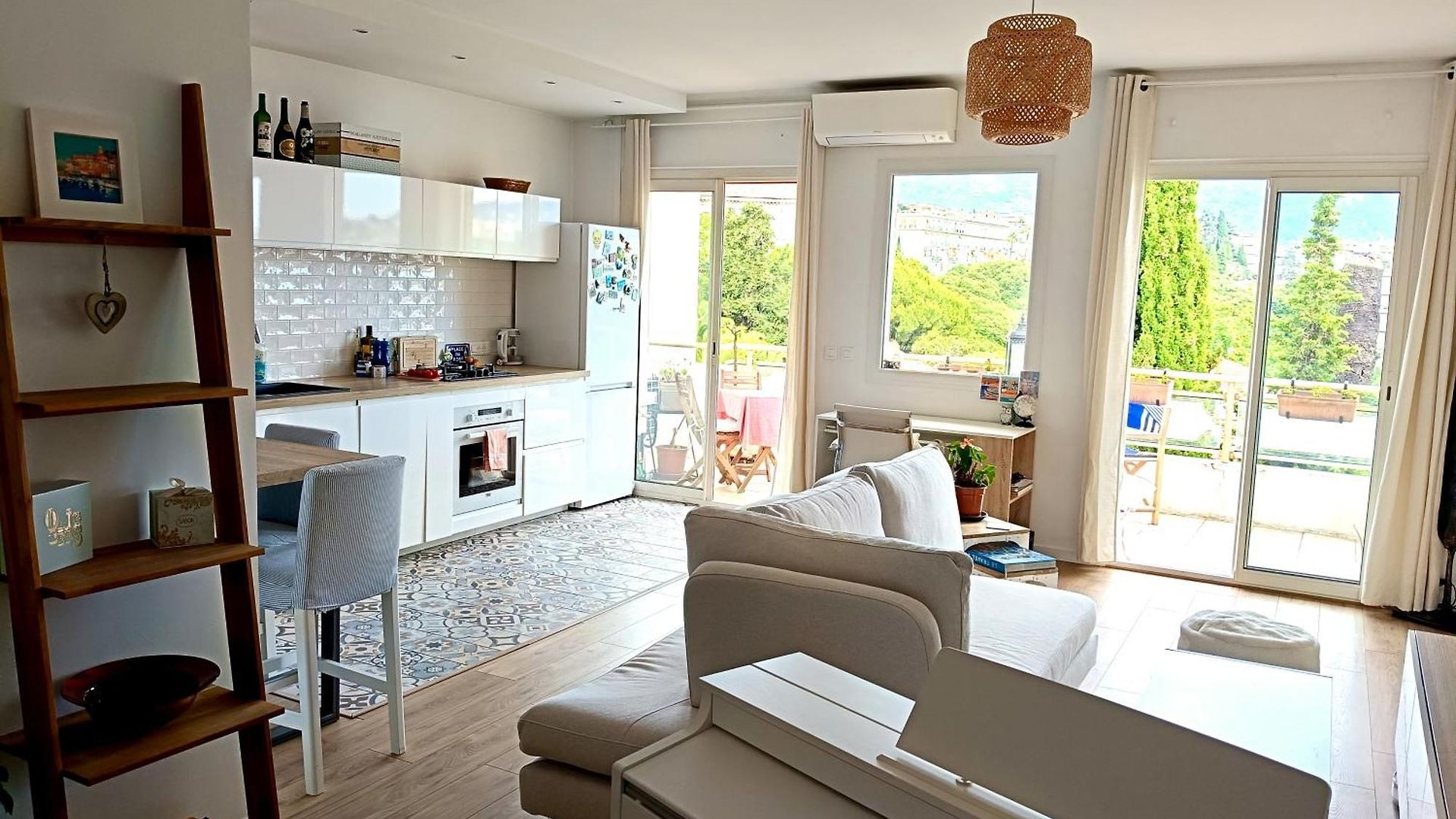Stunning 2 Bedroom With Terrace And Sea View, Cimiez Liberation Apartment