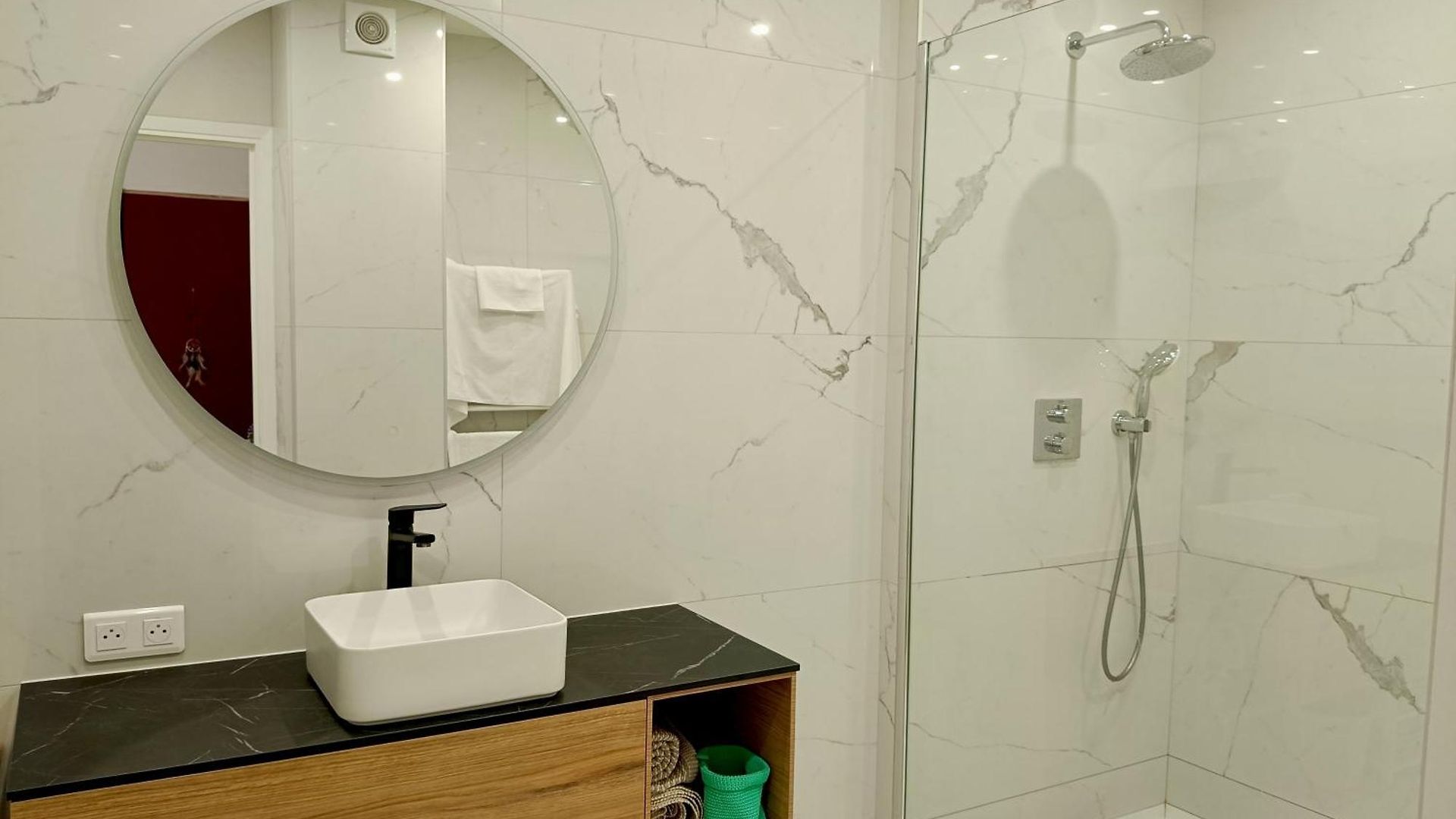 Stunning 2 Bedroom With Terrace And Sea View, Cimiez Liberation Apartment *