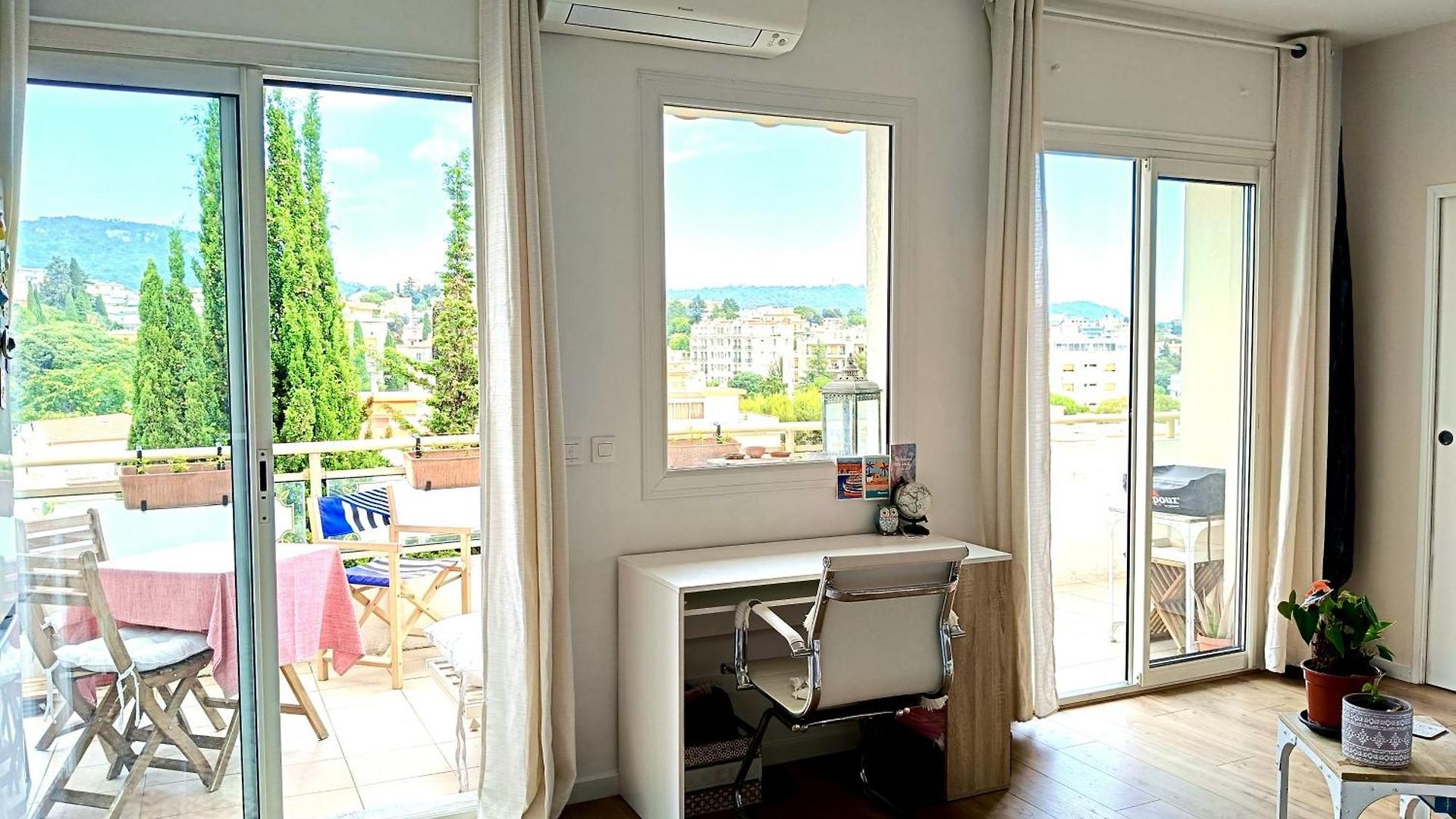 Stunning 2 Bedroom With Terrace And Sea View, Cimiez Liberation Apartment Nice