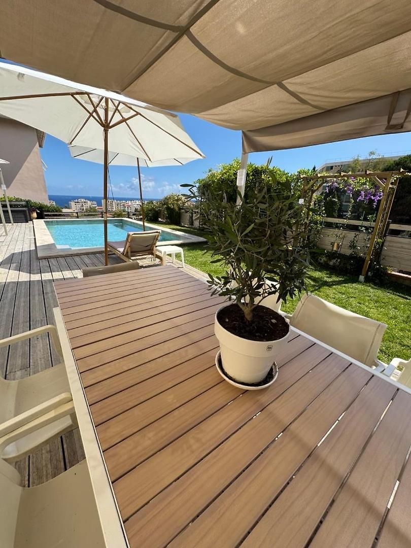 Moderne Pour 8 Personnes - Vue Sur ! Villa Nice