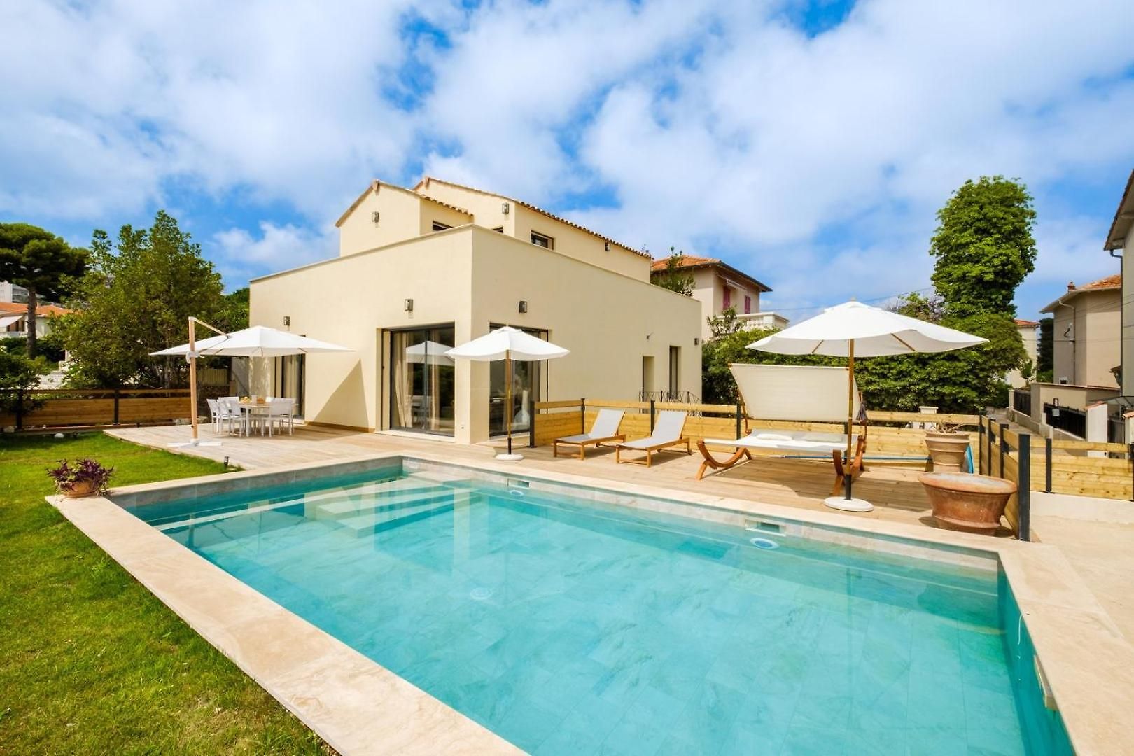 Villa Moderne Pour 8 Personnes - Vue Sur !