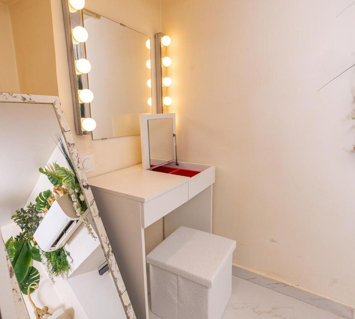 Duplex 50m De La Carre D'or Apartment