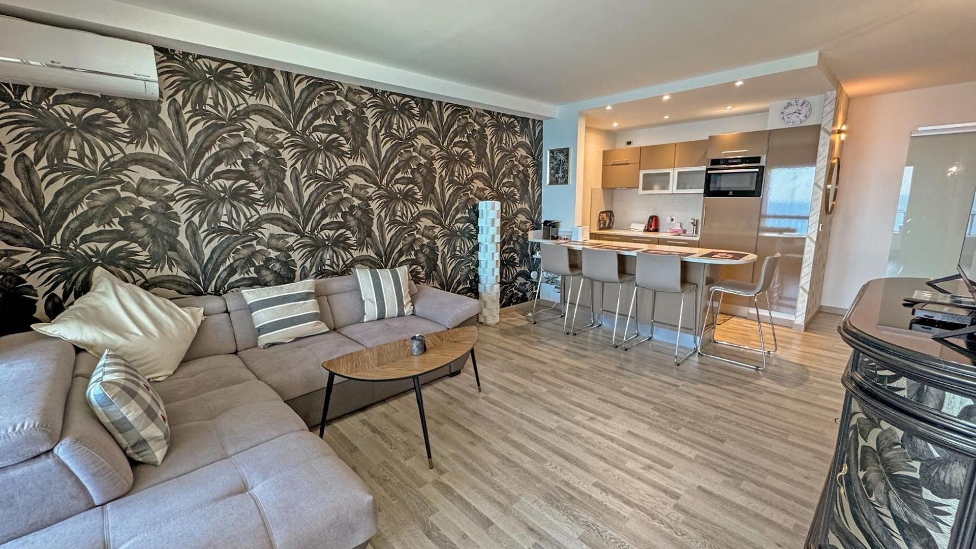 Panoramic Pebbles Azur Appartement