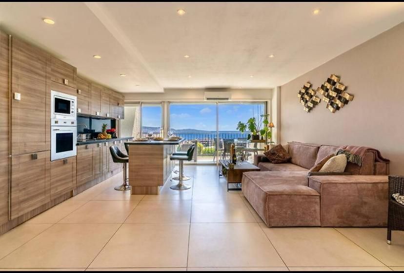 Magnificent 3 Rooms-sea View-terrace-pool Appartement *