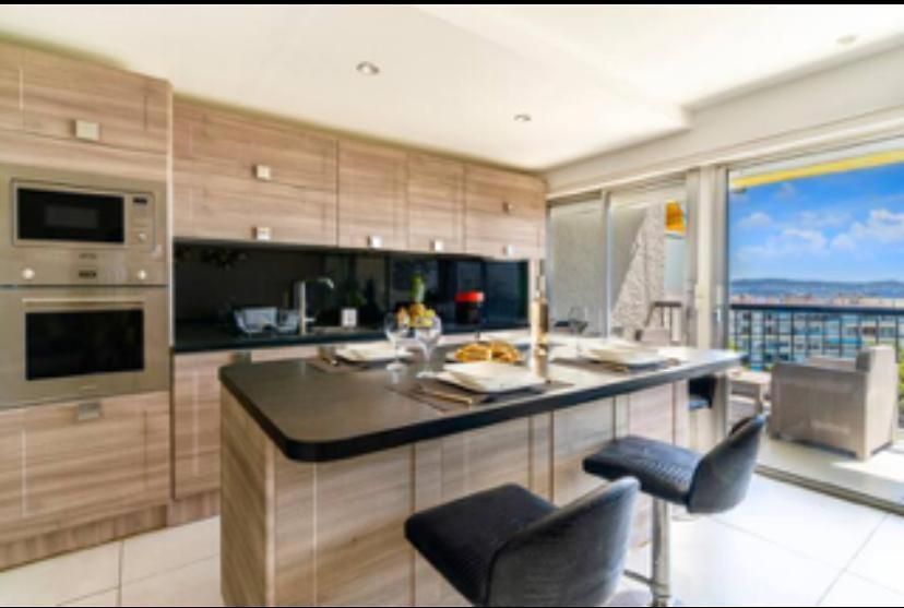 Appartement Magnificent 3 Rooms-sea View-terrace-pool Nice